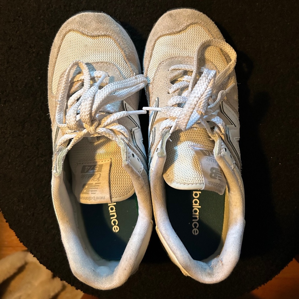🩶 New Balance Core 574s US Women’s size 8 Nimbus cloud with white